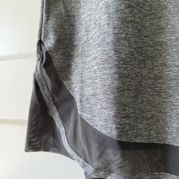 Athleta Gray Sleeveless Top - Picture 4 of 4